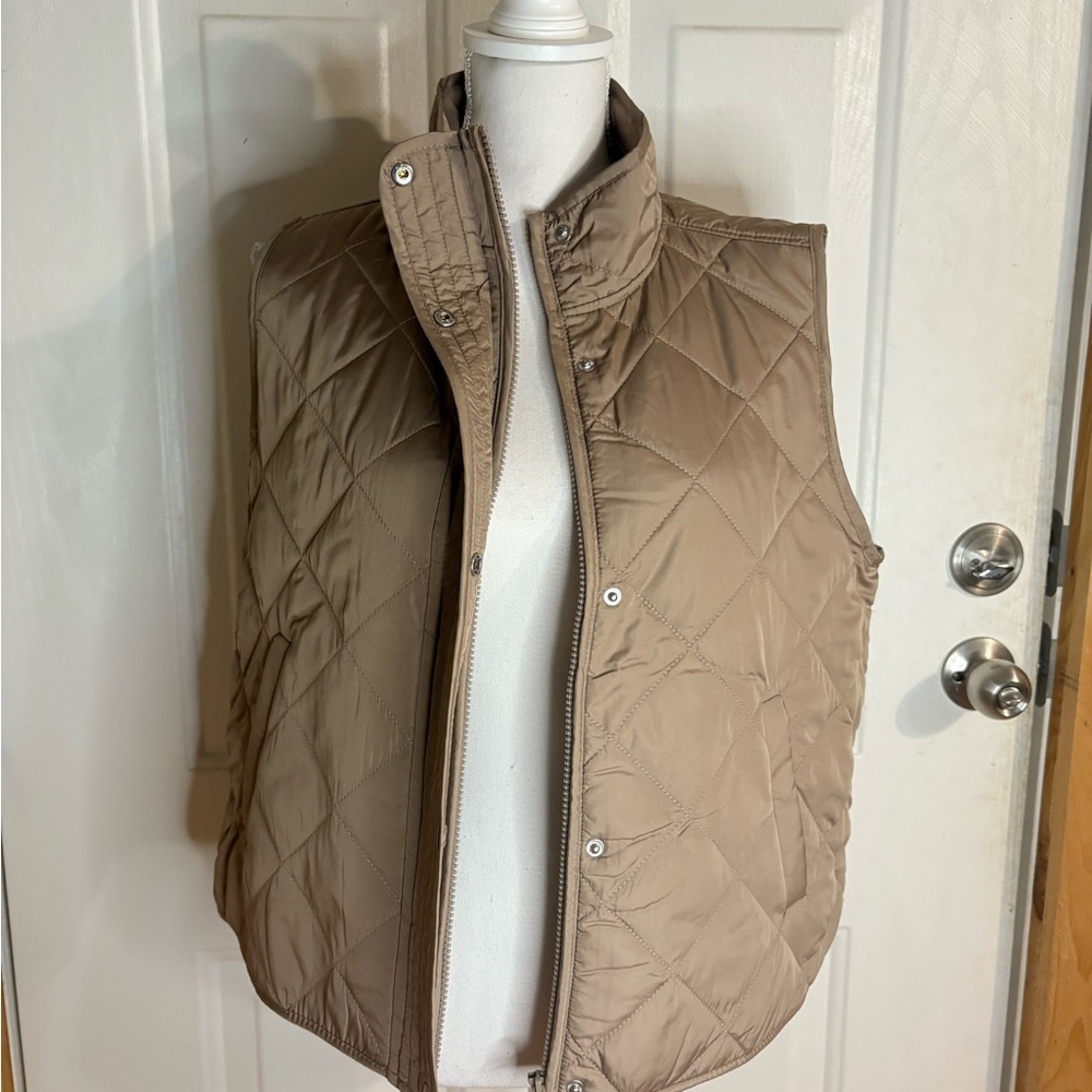 Maurices Quilted Beige Vest with Pockets size Medium NWT - Picture 5 of 13